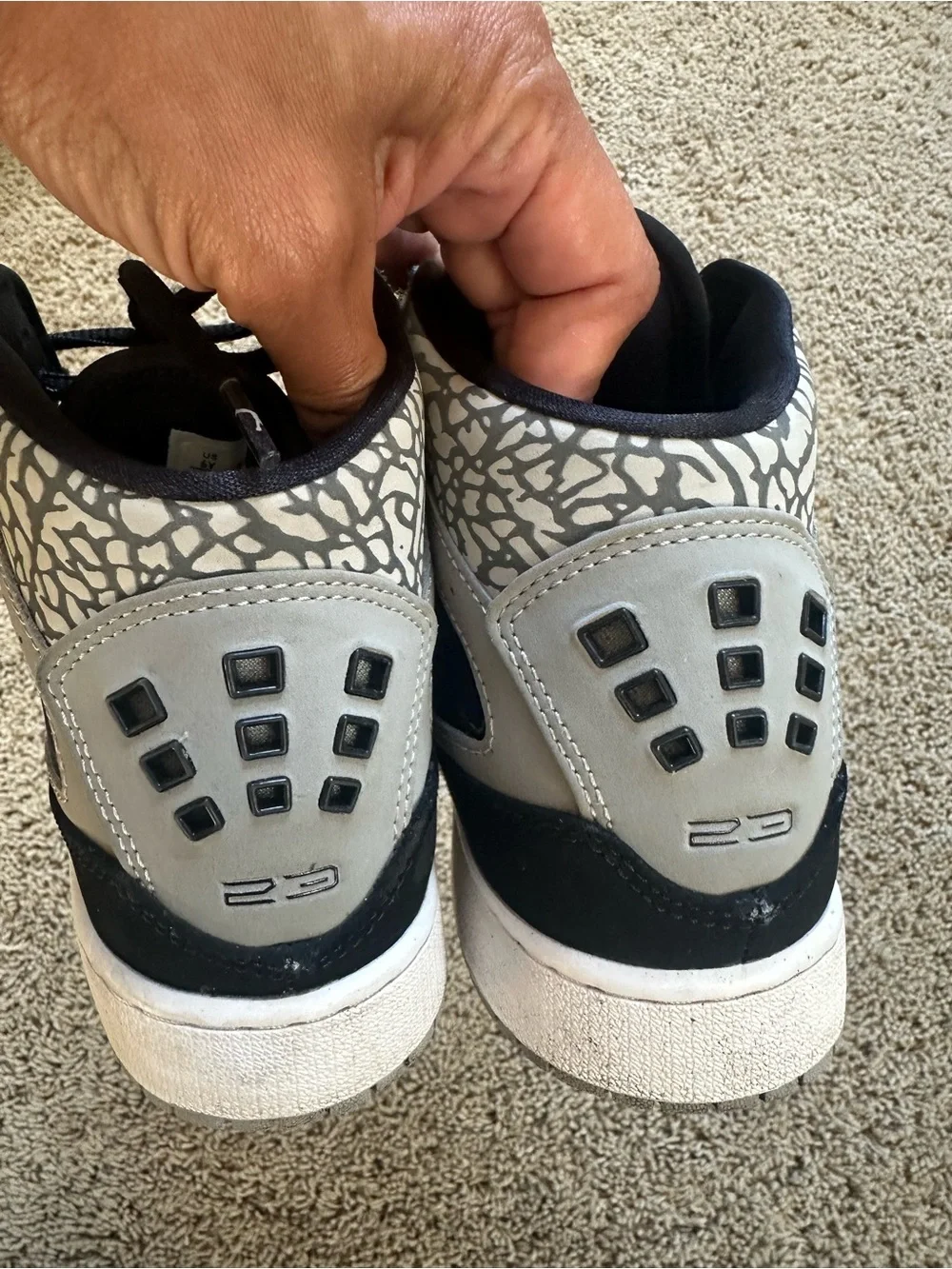 Jordan Kids' 1 Flight Mid Sneaker Big Kid size 6